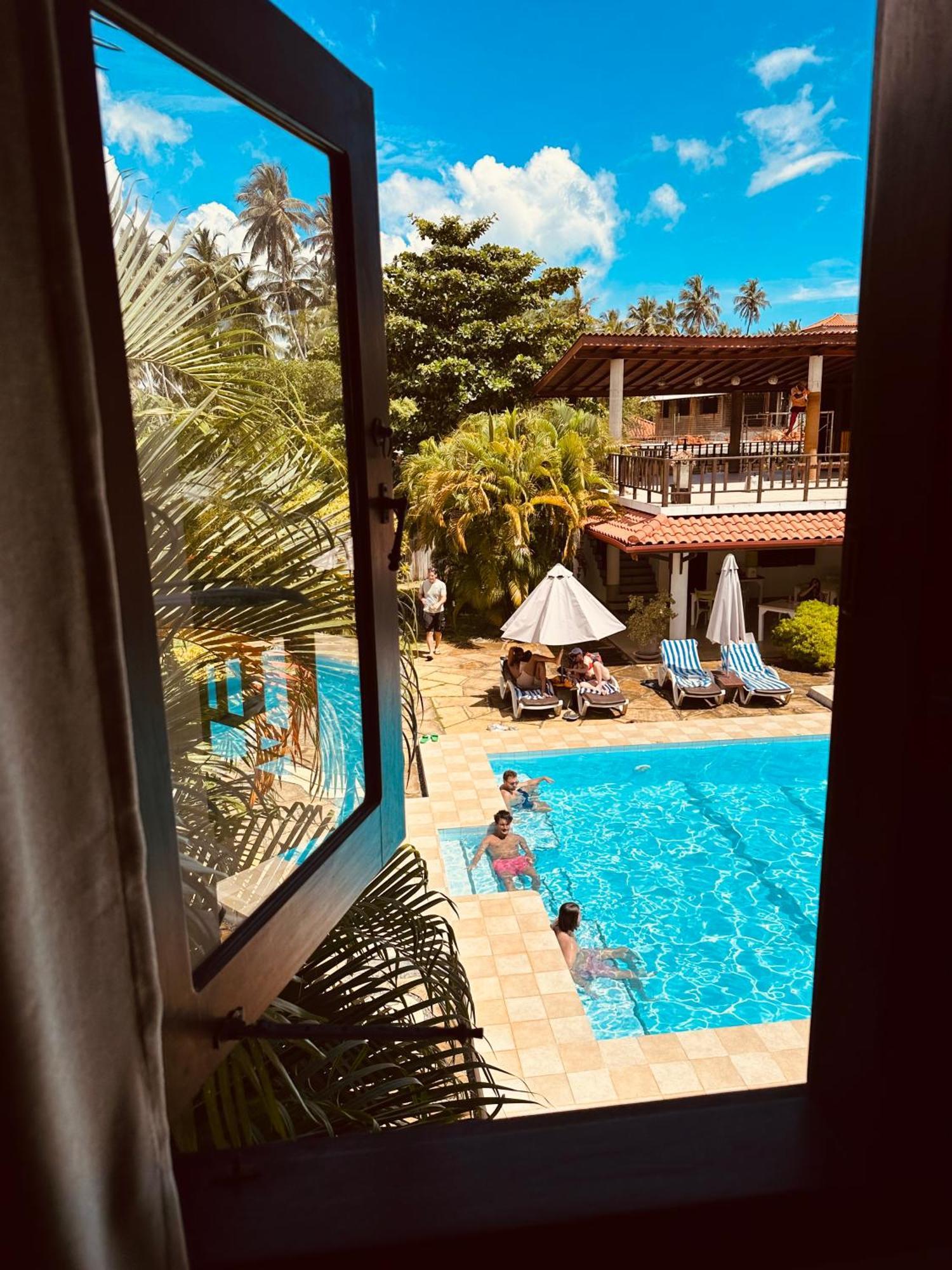 Green Parrot Beach Resort 坦加拉 外观 照片