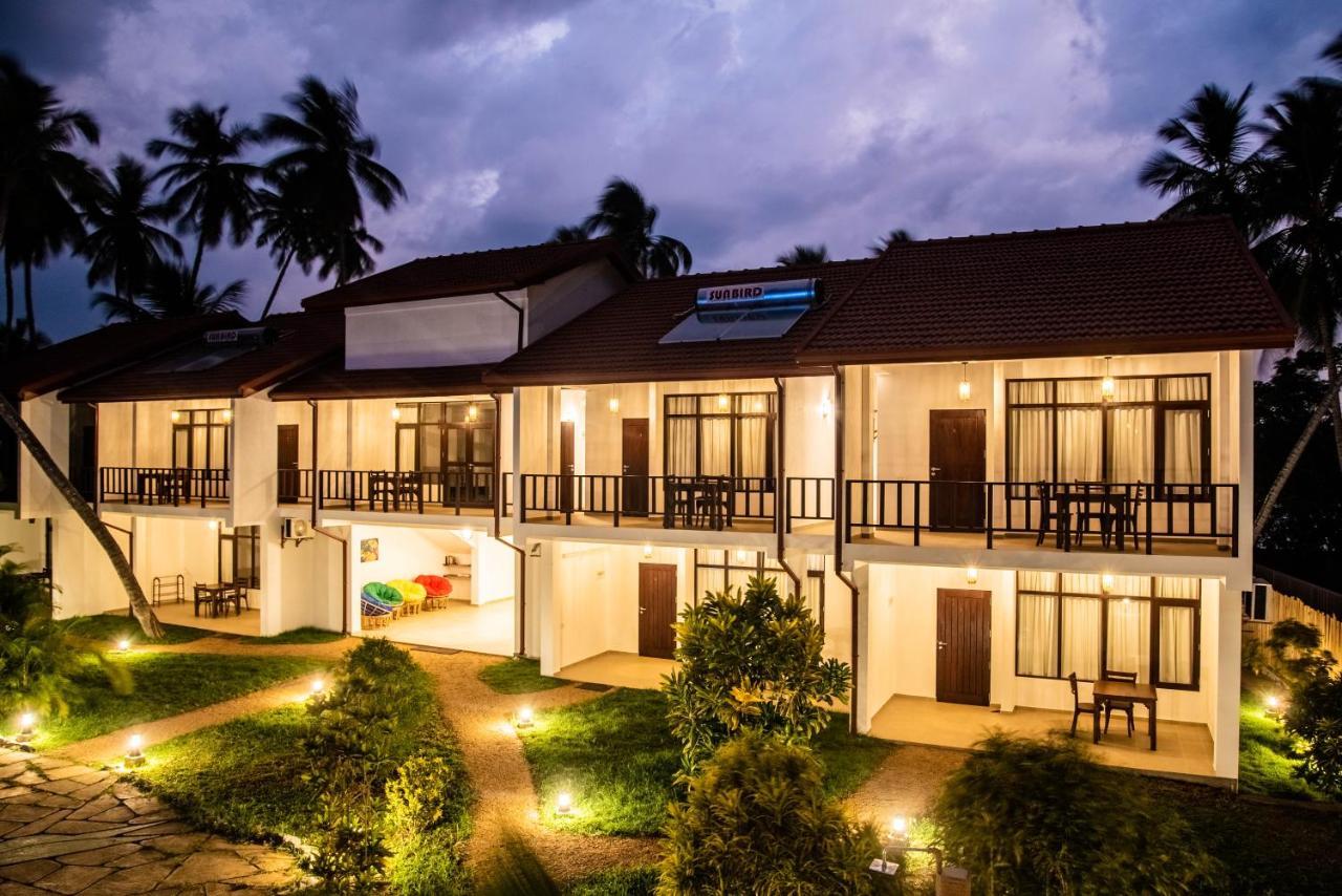 Green Parrot Beach Resort 坦加拉 外观 照片